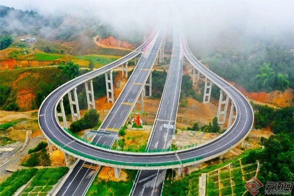 [云南網(wǎng)]云南臨雙高速全線(xiàn)建成通車(chē) 雙江縣結(jié)束不通高速的歷史